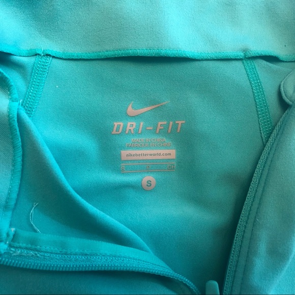 Nike Dri Fit 3 Quarter Sleeve Athletic Top - Picture 6 of 8